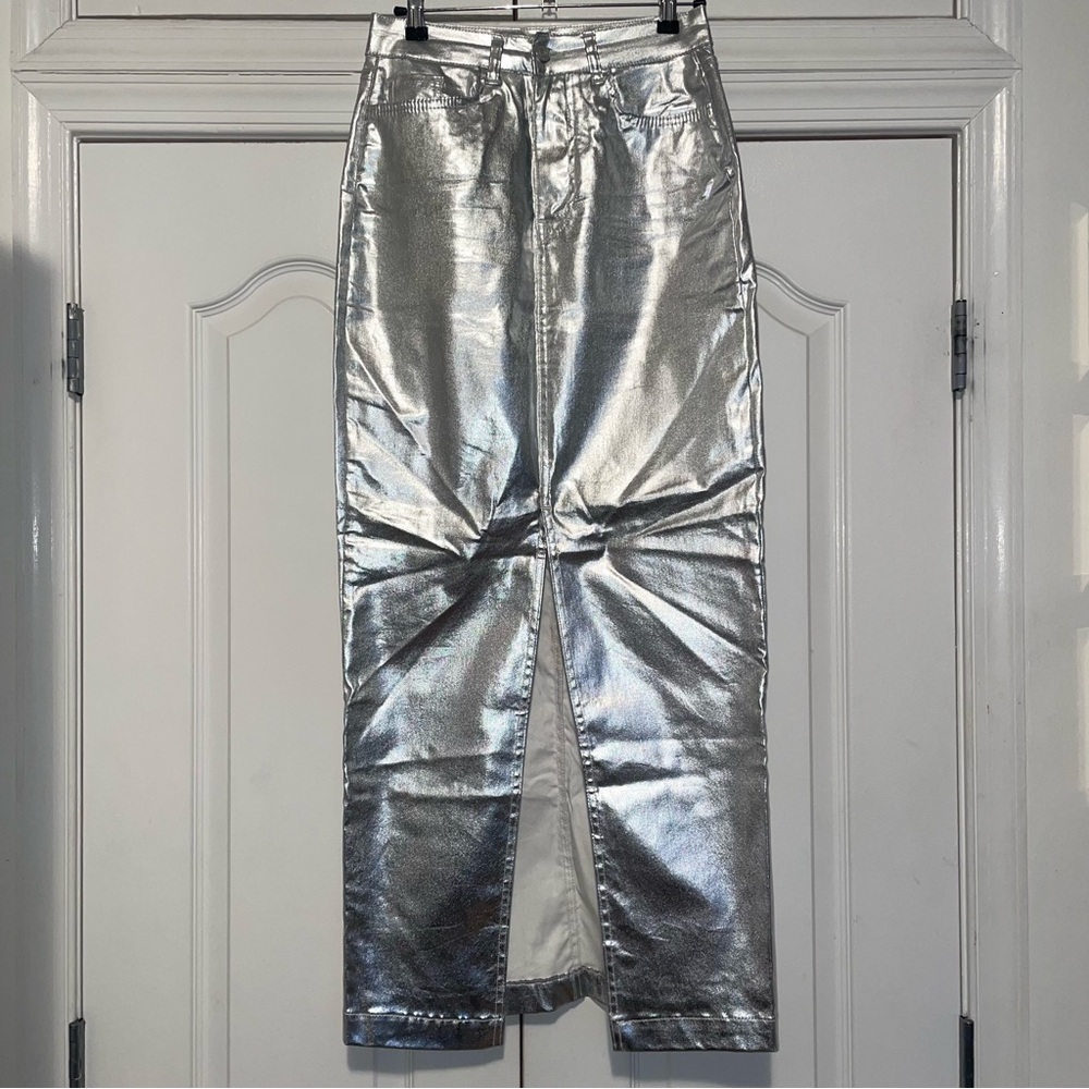 Fashion Nova Silver Metallic Skirt Sz 6